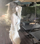 Quỳnh Anh Bikini