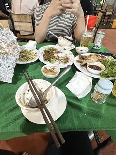 Gai 2con hen hò vs trai khi ck vang nhà