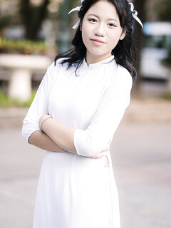 Áo dài hở ngực của Hà Mi love 10