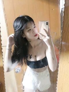 Bé Ngọc k8 mẹ 1 con