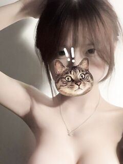 bé ở HN gần thì qua địt nèe